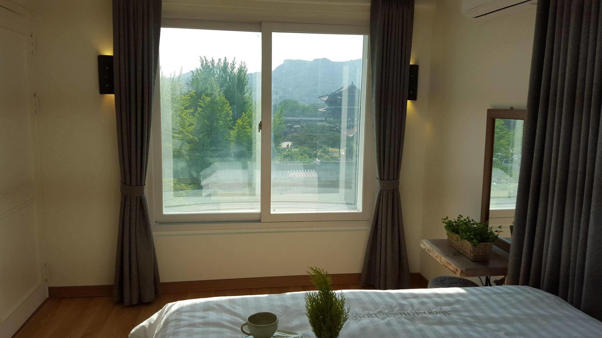 Woo Guest House Сеул Екстериор снимка